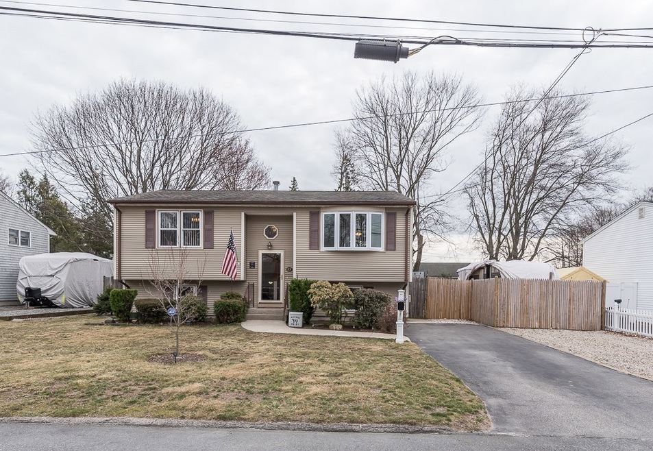 23 Woodrow Ave, Cranston, RI 02920 - photo 1
