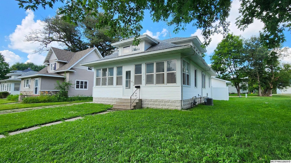 318 E Walnut St, Manly, IA 50456 - photo 1