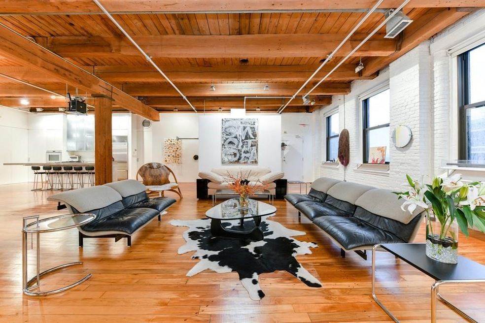 Sold $2,550,000 • Co-Listing Agent