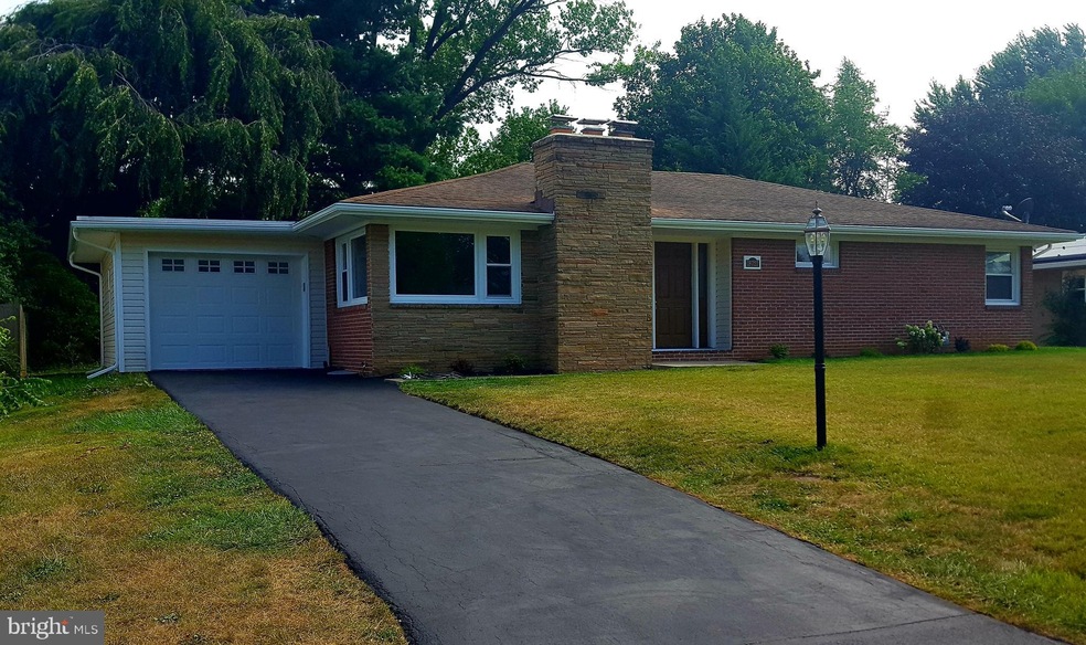 18727 Rolling Rd, Hagerstown, MD 21742 - photo 1