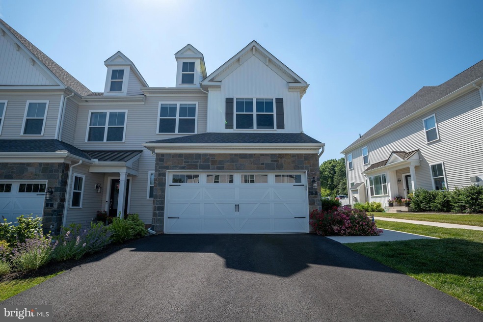 7 Swan Ln, Ivyland, PA 18974 - photo 1