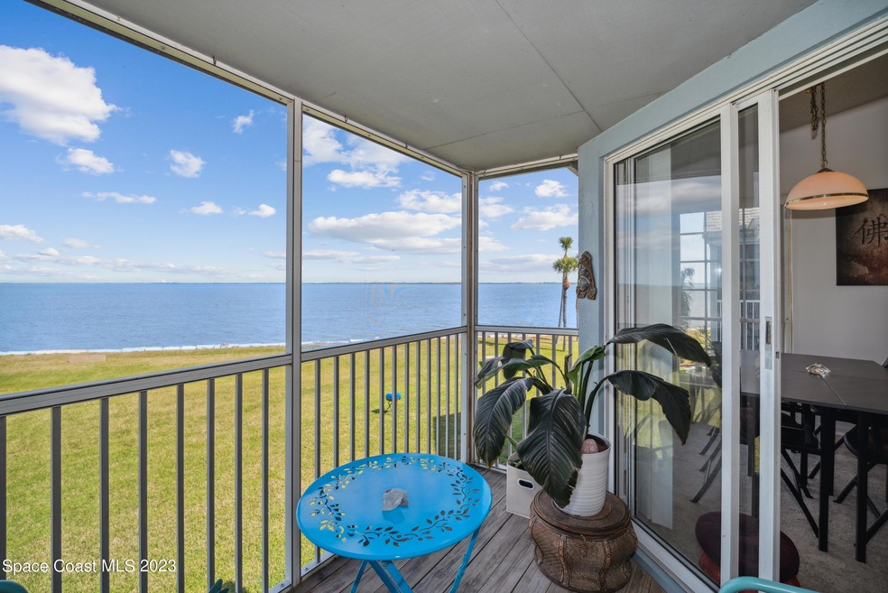 12_7240Highway1_204_325_Balcony_HiRes