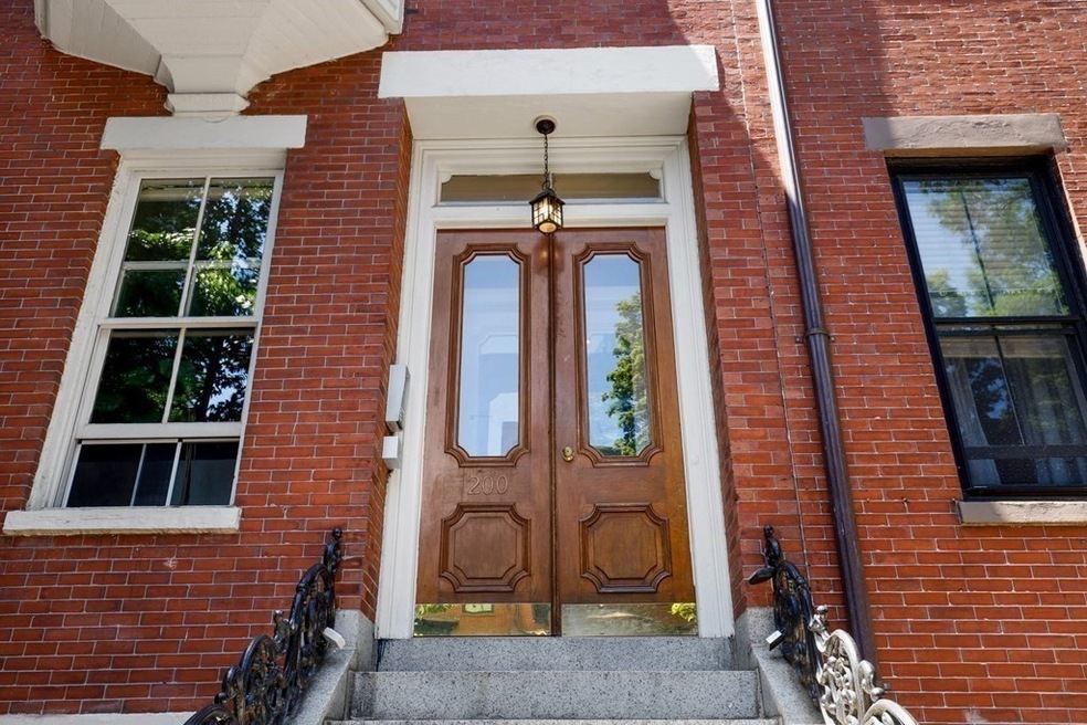 200 W Springfield St unit 3, Boston, MA 02118 - photo 1