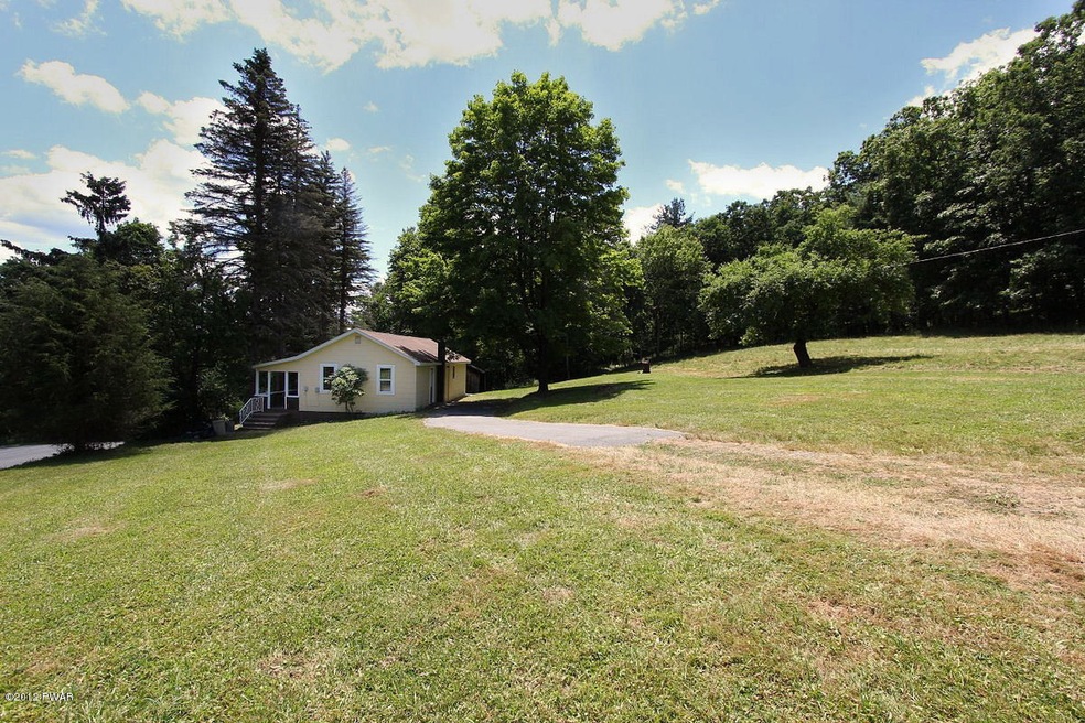 1096 Towpath Rd, Hawley, PA 18428 - photo 1