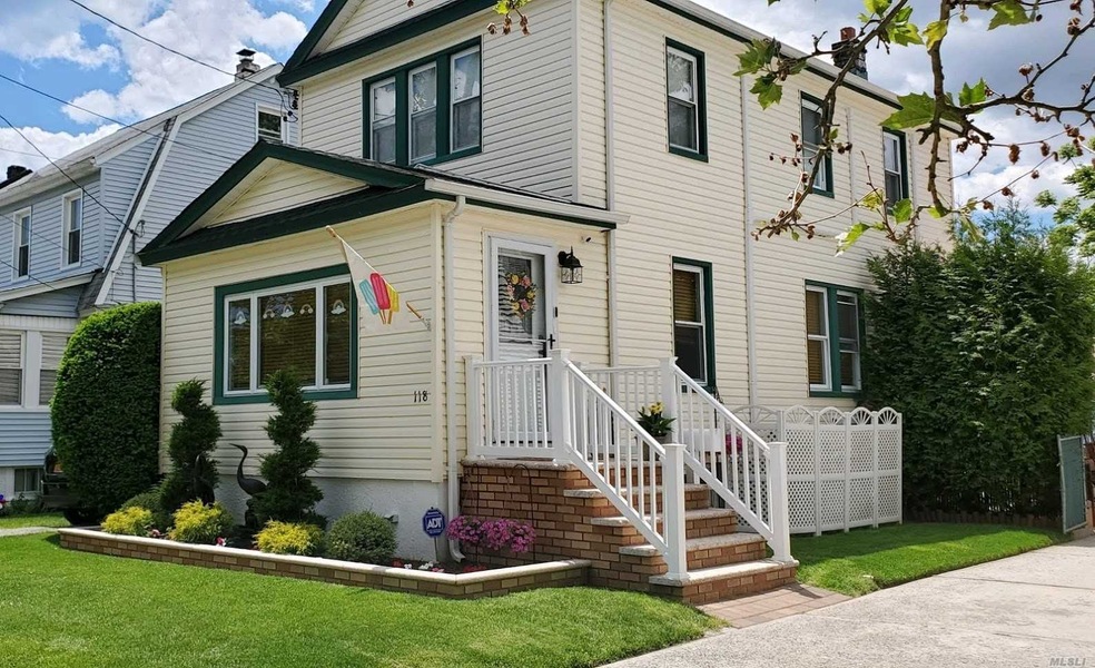 118 Cambridge St, Valley Stream, NY 11581 - photo 1