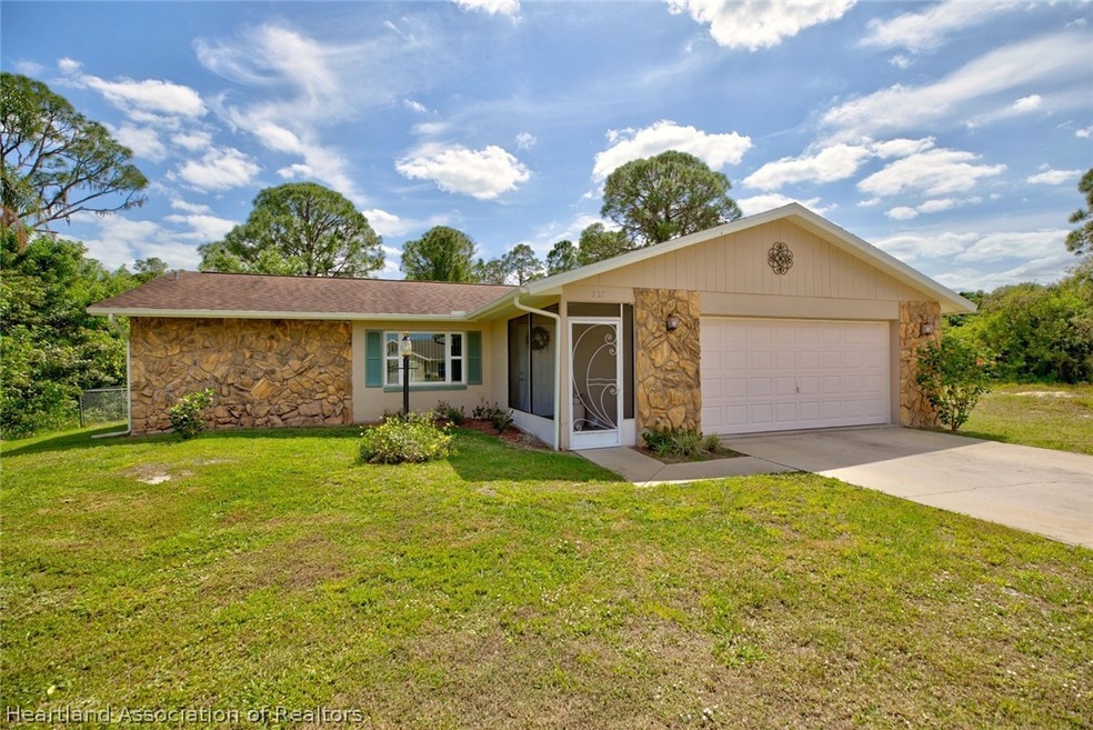 237 Silver Ave, Lake Placid, FL 33852 - photo 1