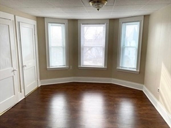 77 Webster St unit 4, Haverhill, MA 01830 - photo 1