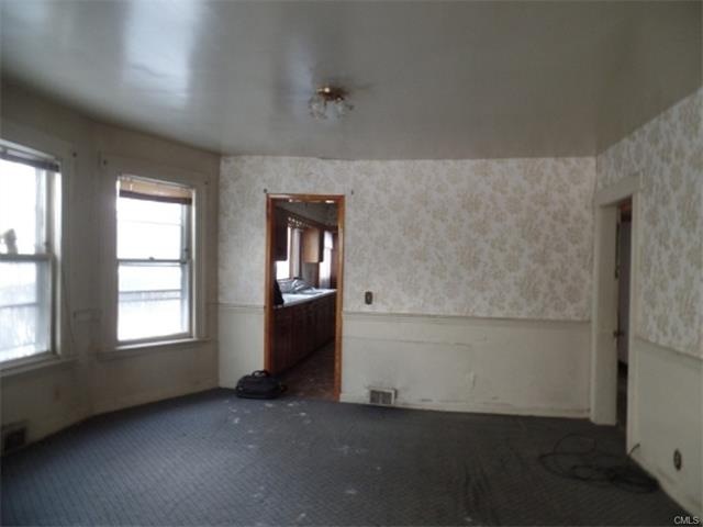 925 Noble Ave, Bridgeport, CT 06608 - photo 1