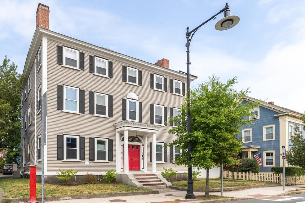 104 Bridge St unit 2, Salem, MA 01970 - photo 1