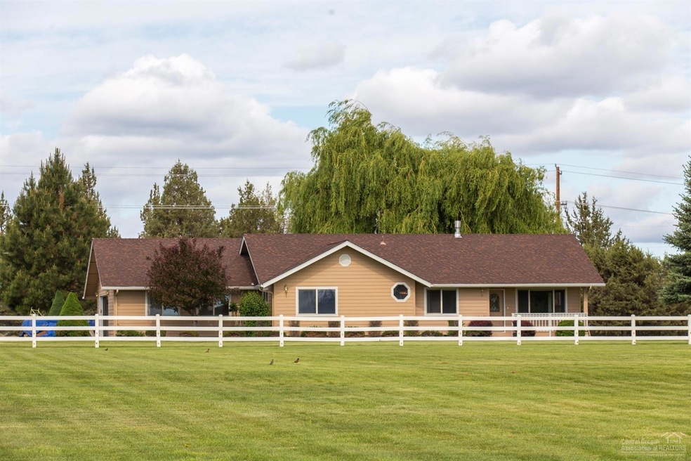 64485 Research Rd, Bend, OR 97703 - photo 1