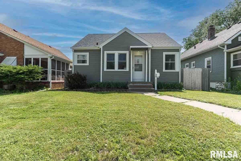 2023 N Fillmore St, Davenport, IA 52804 - photo 1