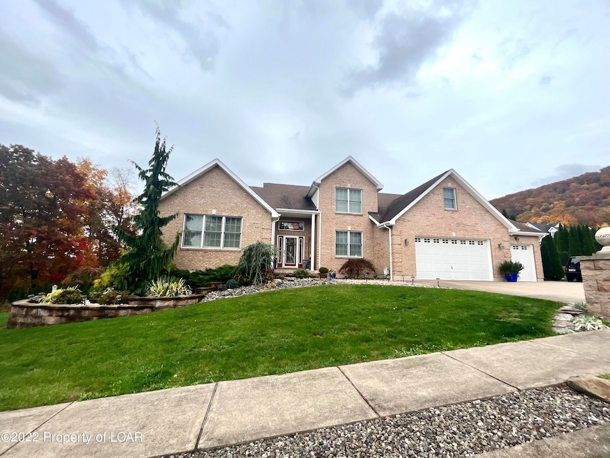 92 Rhedwood Ave, Sugarloaf, PA 18249 - photo 1