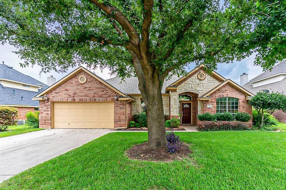 336 Hill Crest Dr, Hurst, TX 76053 - photo 1