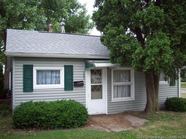 203 W Daggy St, Tuscola, IL 61953 - photo 1