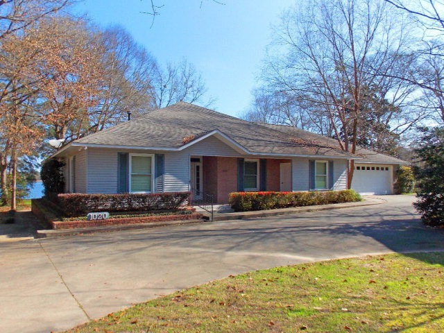 1020 Northwest Ave, McComb, MS 39648 - photo 1