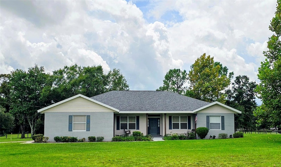 10 Apple Tree Ln, Winter Haven, FL 33884 - photo 1