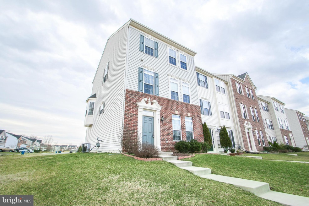 43001 Edgewater St, Chantilly, VA 20152 - photo 1