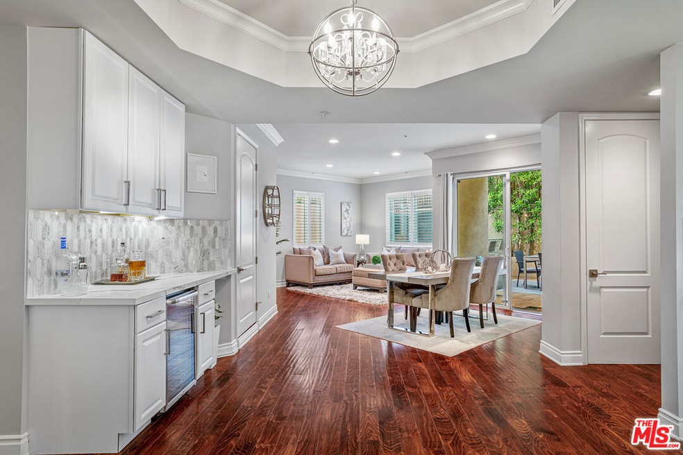 Formal Entry w Elegant Finishes