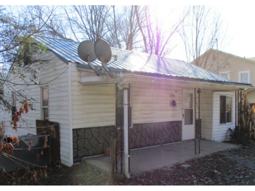 1714 E Unaka Ave, Johnson City, TN 37601 - photo 1