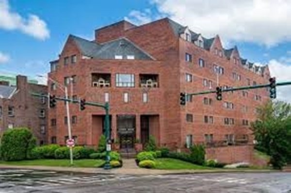 Lynden House unit 302, Worcester, MA 01609 - photo 1