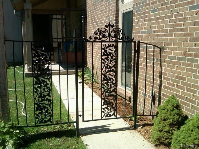 FRONT VIEW 5402 CAROL RUN.jpg