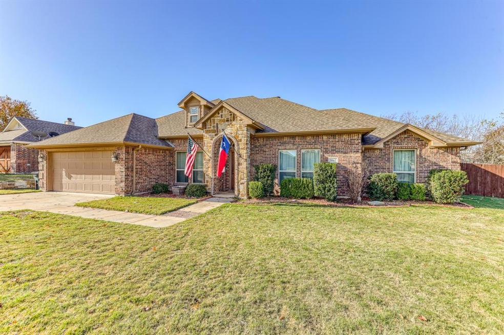 2362 Trace Ridge Dr, Weatherford, TX 76087 - photo 1