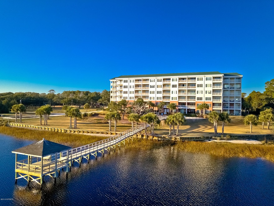 WATERFRONT LIVING