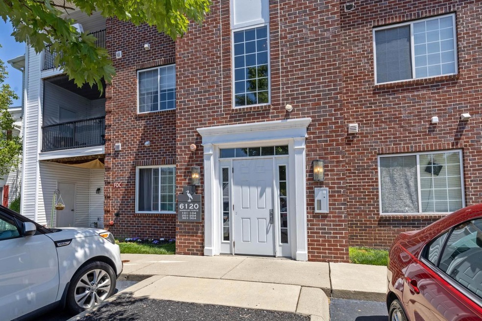 6120 Harbour Pointe 201