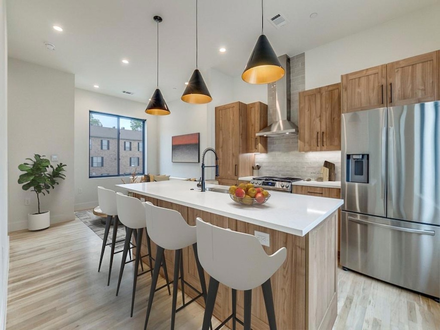 5609 Live Oak St unit 107, Dallas, TX 75206 - photo 1