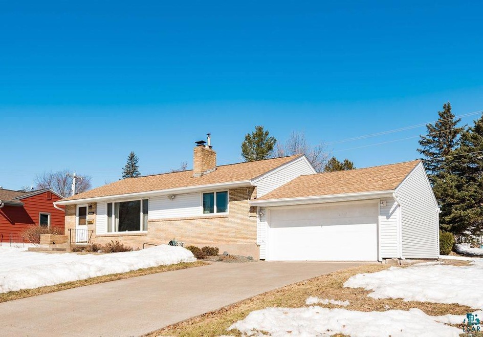 4711 Colorado St, Duluth, MN 55804 - photo 1