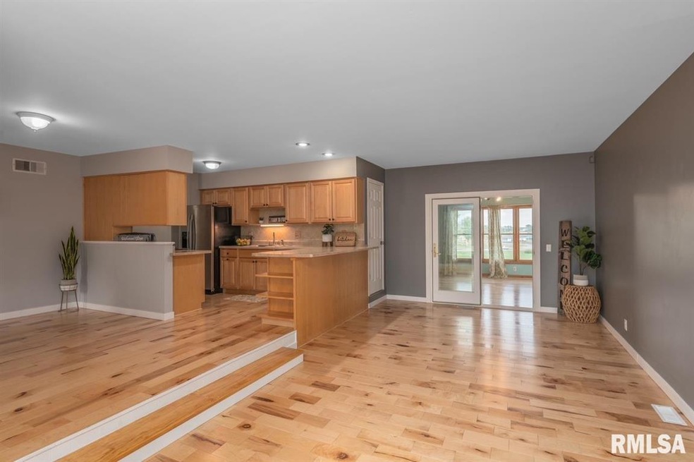 14 Vista Ct, Davenport, IA 52806 - photo 1