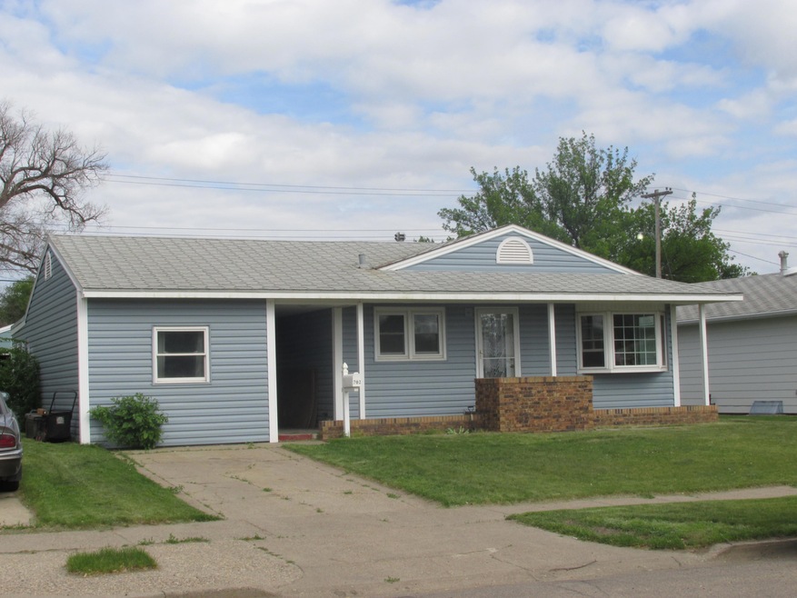 Front Exterior<|><|>