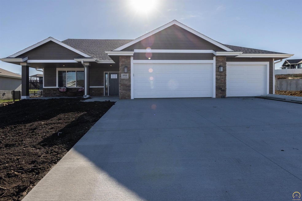 5511 SW Timber Ridge Ln, Topeka, KS 66610 - photo 1