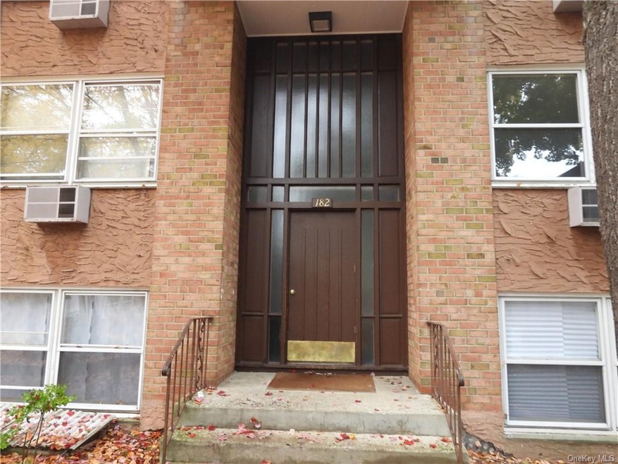 182 Kearsing Pkwy unit H, Monsey, NY 10952 - photo 1