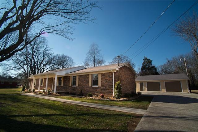 303 Sun Cir, Shelbyville, TN 37160 - photo 1