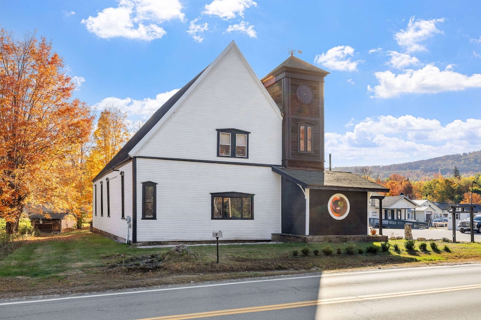 42 Maple St, Bethlehem, NH 03574 - photo 1