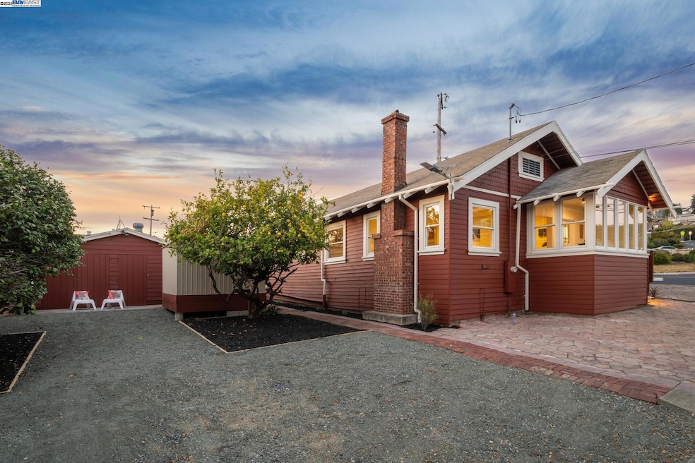 Sold $705,000 • Co-Listing Agent