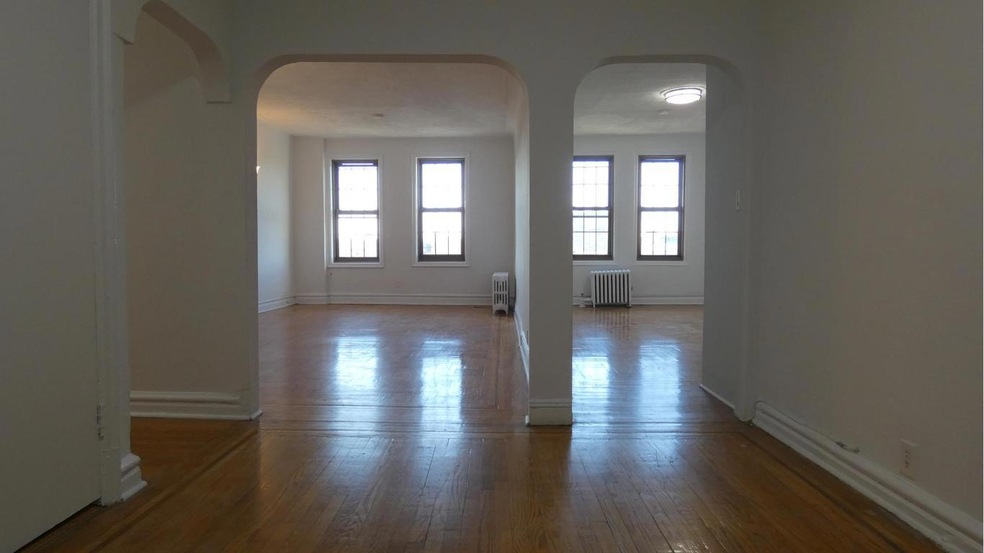 1100 Grand Concourse unit 6-E, Bronx, NY 10456 - photo 1