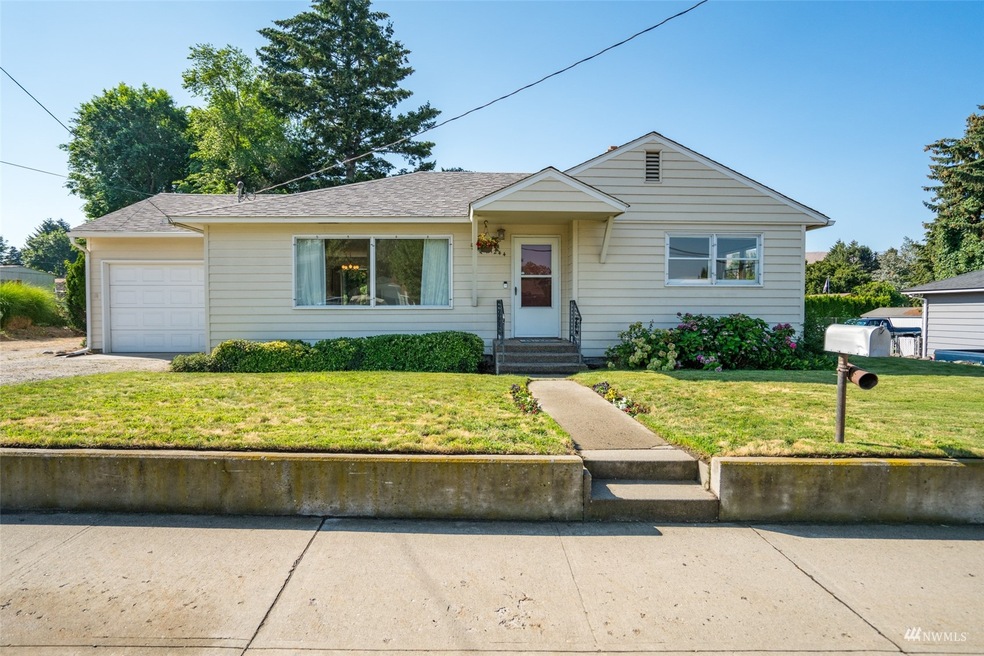 1244 Grant Rd, East Wenatchee, WA 98802 - photo 1