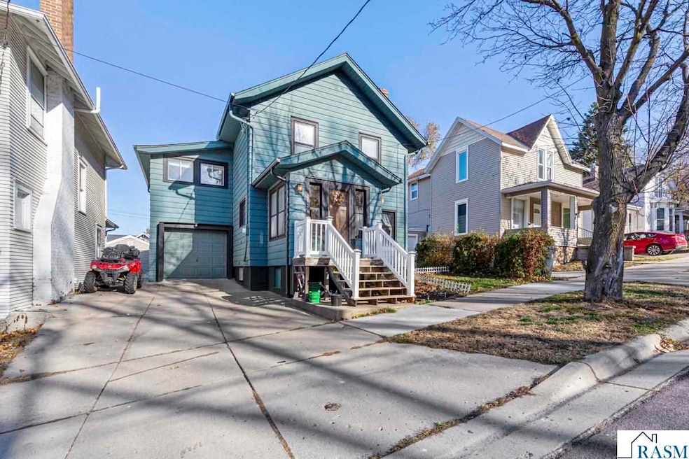 202 E Lewis St, Mankato, MN 56001 - photo 1