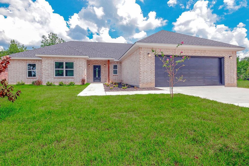 121 Dena Kay Dr, Lufkin, TX 75904 - photo 1