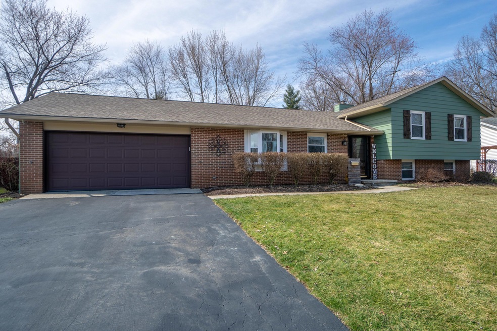 819 Pinehurst St, Marysville, OH 43040 - photo 1