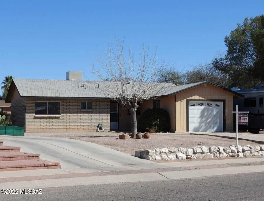 3018 W Christopher