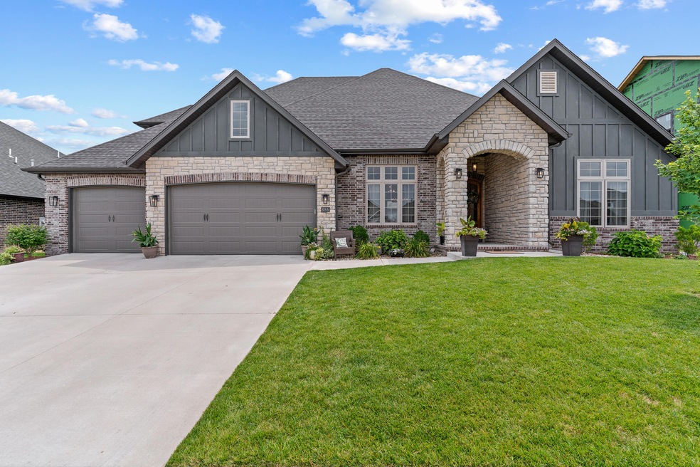 886 E Emerald Terrace-1-1