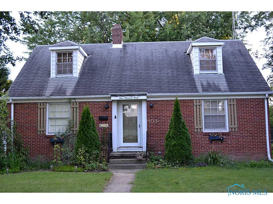 403 Erie St, Woodville, OH 43469 - photo 1