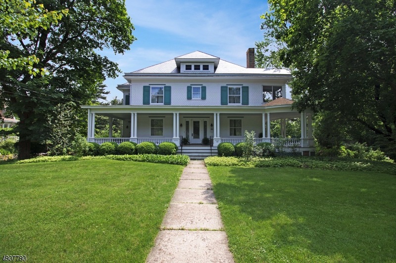 126 Center St, Clinton, NJ 08809 - photo 1