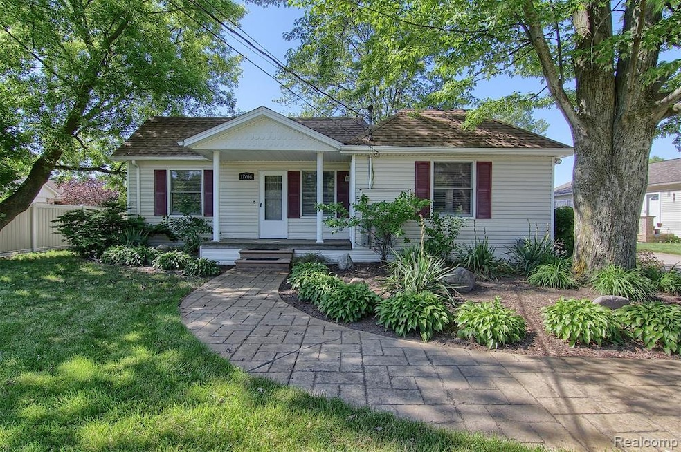17406 Common Rd, Roseville, MI 48066 - photo 1