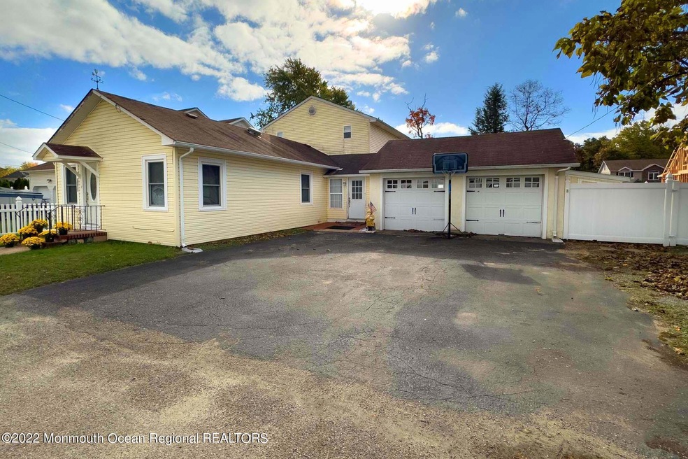 1132 2nd Ave, Toms River, NJ 08757 - photo 1