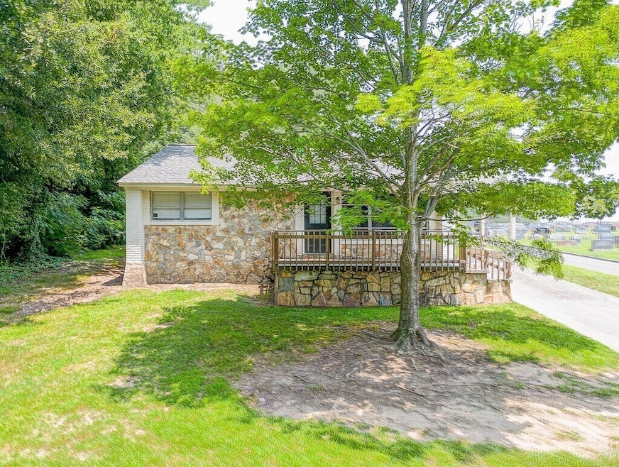 100 Woodrow St, Calhoun, GA 30701 - photo 1