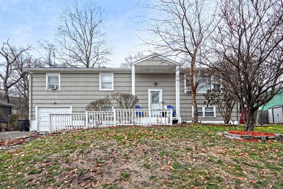 122 Hilltop Ln, West Haven, CT 06516 - photo 1